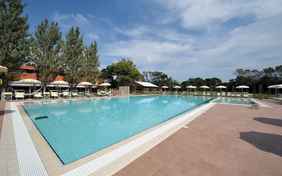 Der Pool mit Kinderbecken